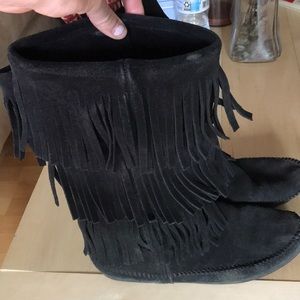 Minnetonka mid calf moccasin boots